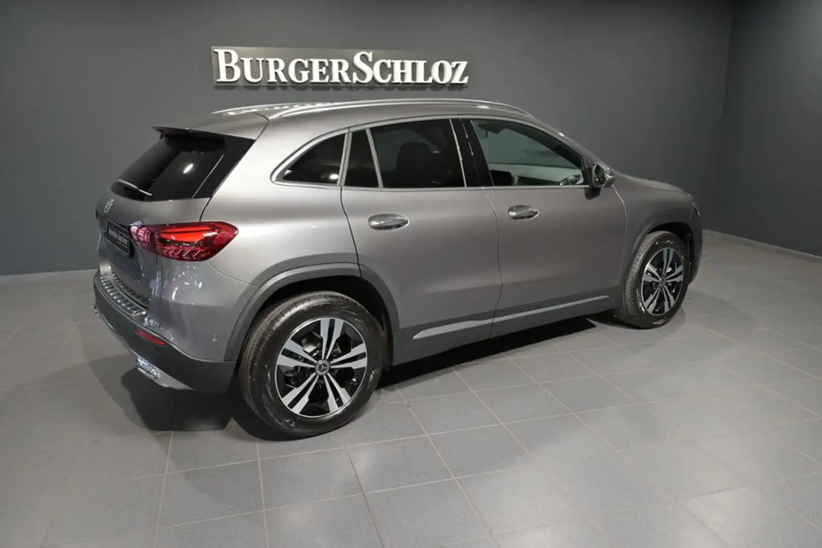 Mercedes-Benz GLA 180 AHK/LED/NAVI/DISTRO Grigio - 2