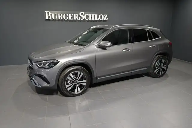 Mercedes-Benz GLA 180 AHK/LED/NAVI/DISTRO