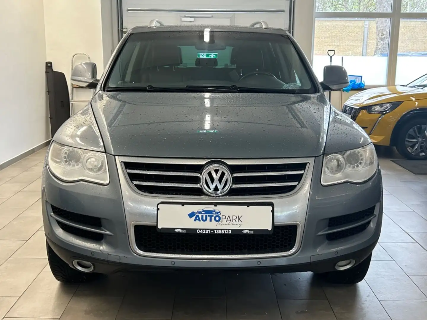 Volkswagen Touareg V6 TDI Grey - 2