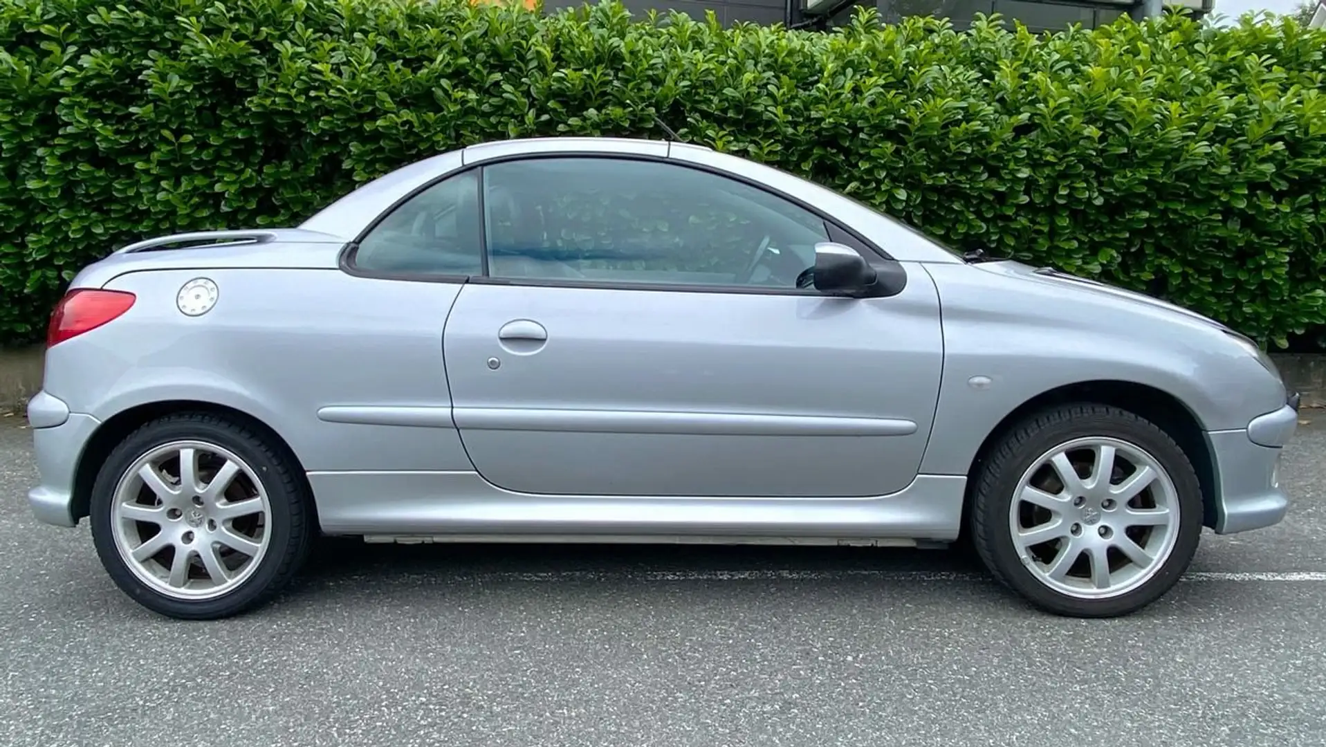 Peugeot 206 206 CC 1.6i 16VRoland Garros - 2