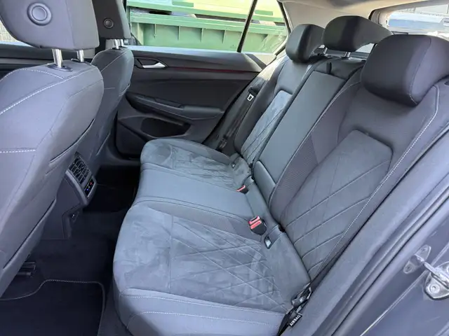 Volkswagen Golf view 11