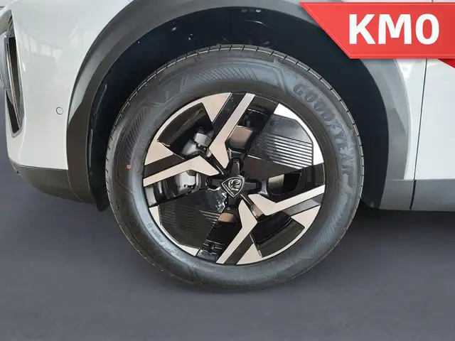 Peugeot 2008 view 9
