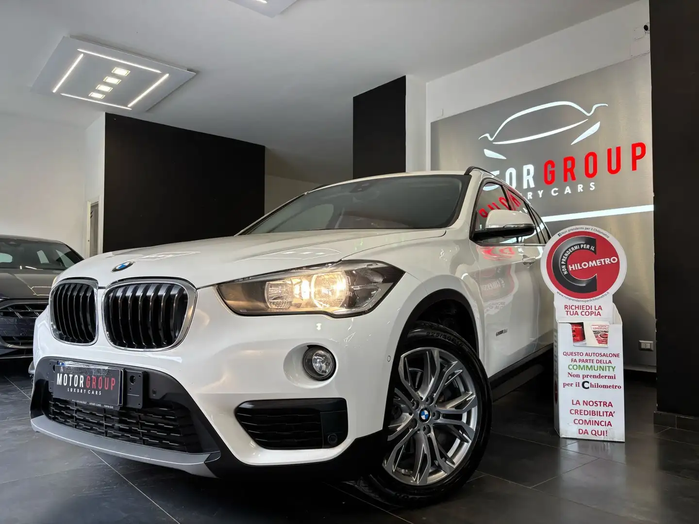 BMW X1 sDrive18d Business Bianco - 2