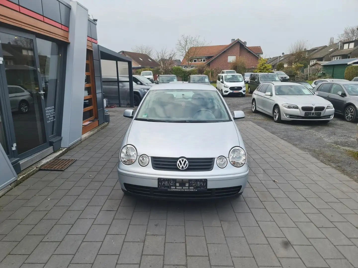 Volkswagen Polo IV Highline Klimaautomatik/8 fach bereift Plateado - 2