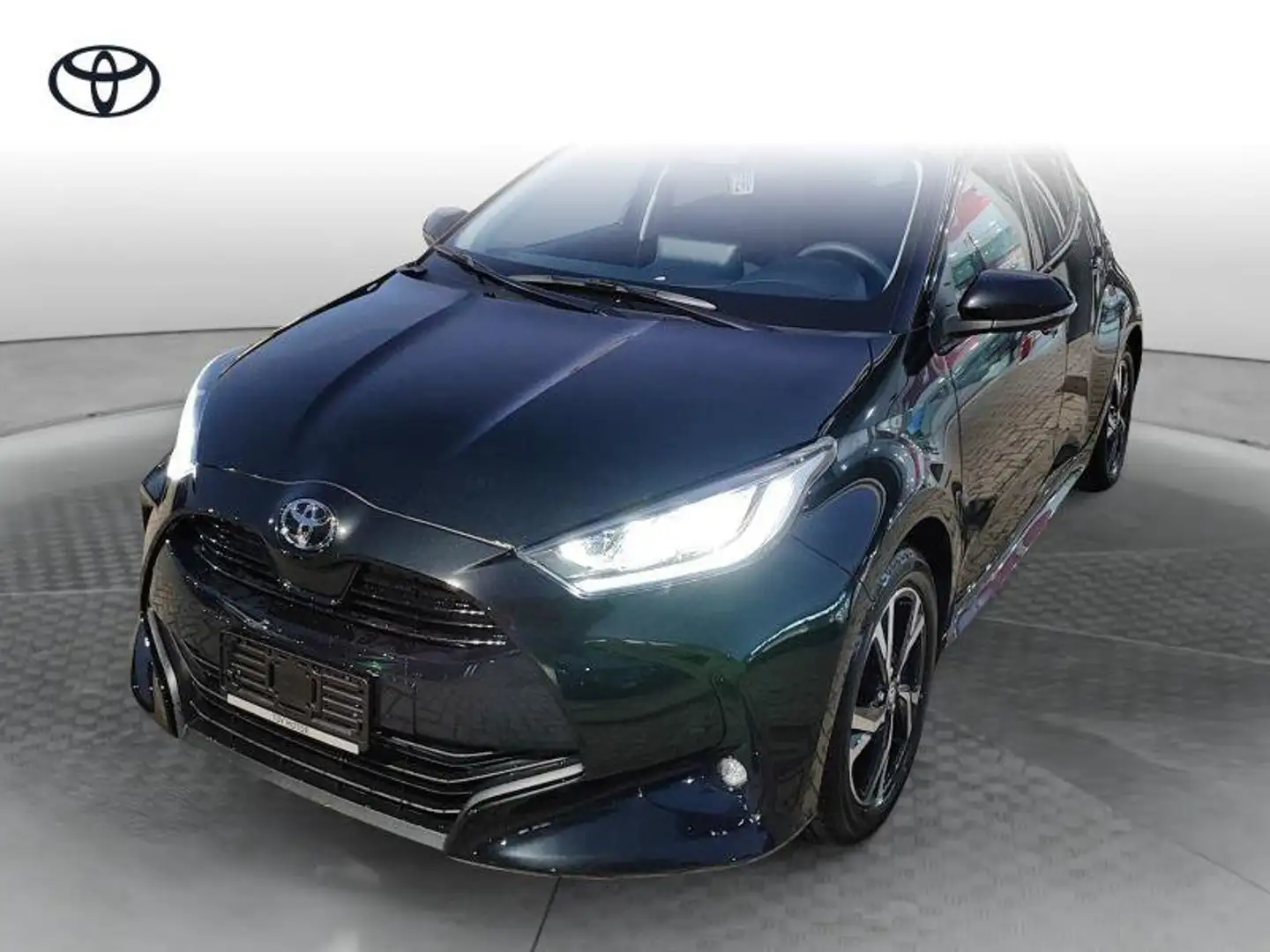 Toyota Yaris 4ª serie 1.5 Hybrid 5 porte Trend Nero - 1