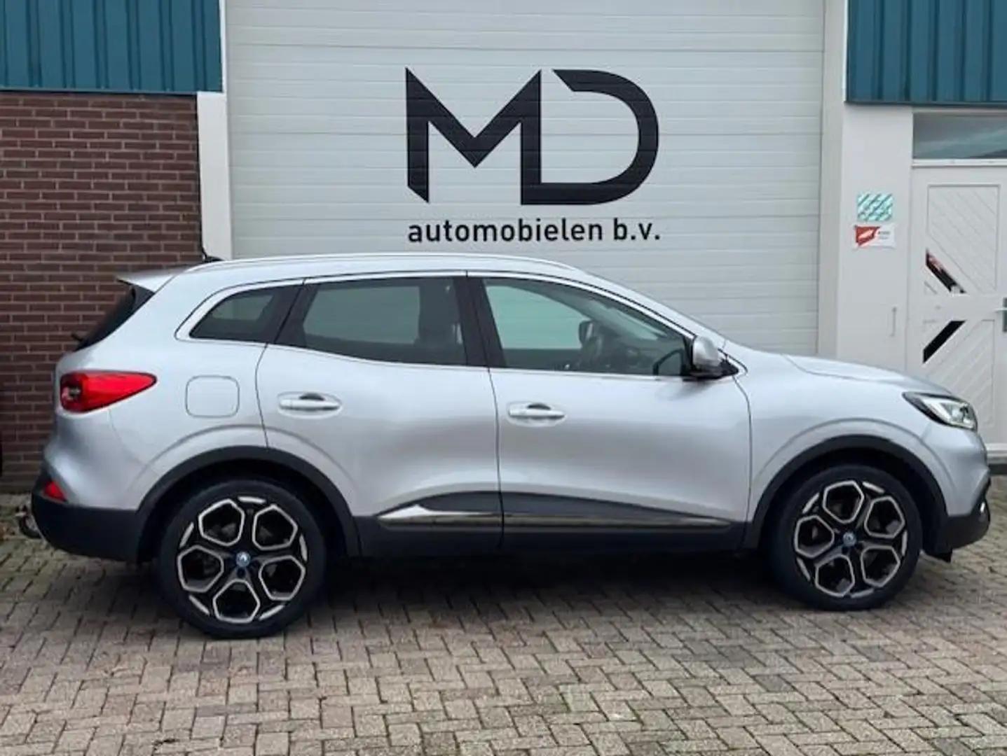 Renault Kadjar 1.2 TCe Bose Sport edition - Panoramadak -LED Grau - 2