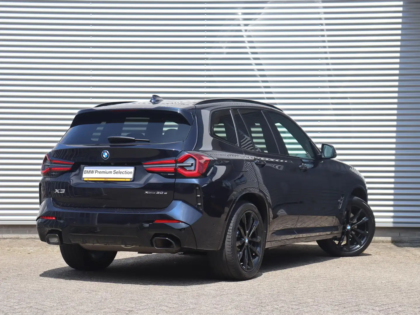 BMW X3 xDrive30e | High Executive | M Sportpakket | Panod Zwart - 2