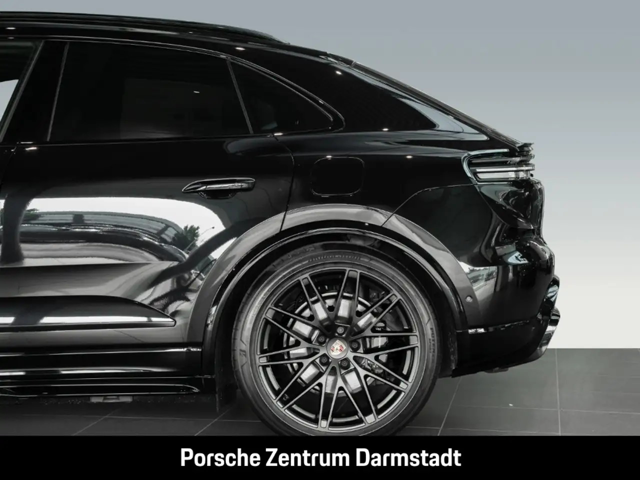 Porsche Macan GTS HA-Lenkung Head-Up Surround-View BOSE 11