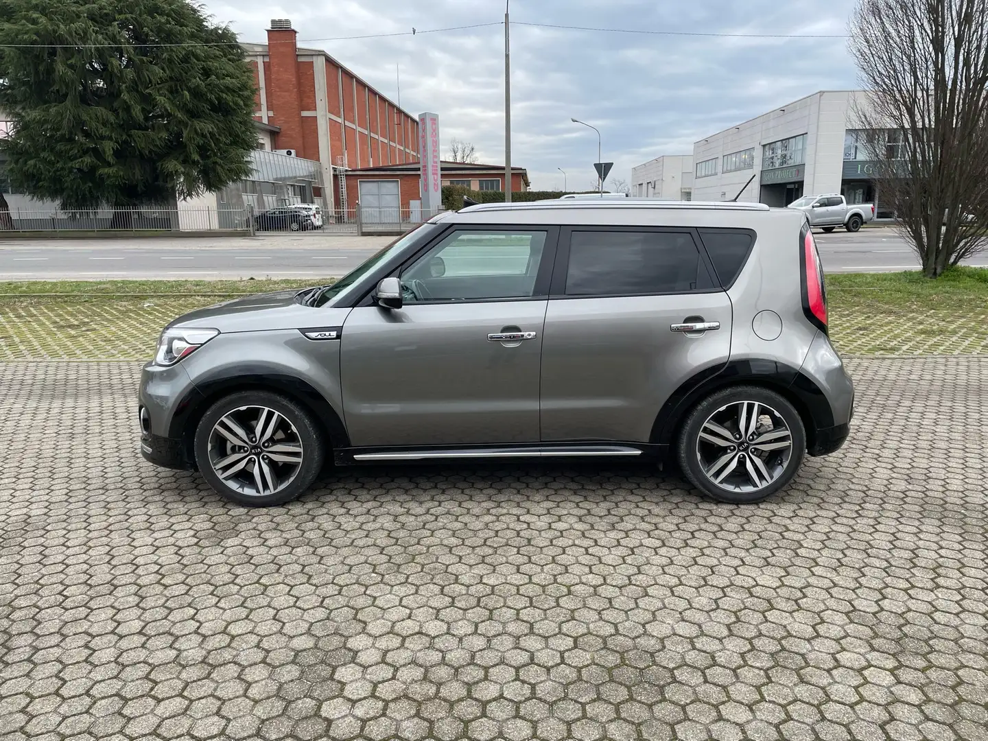 Kia Soul 1.6 crdi 16v Your Soul Beżowy - 2