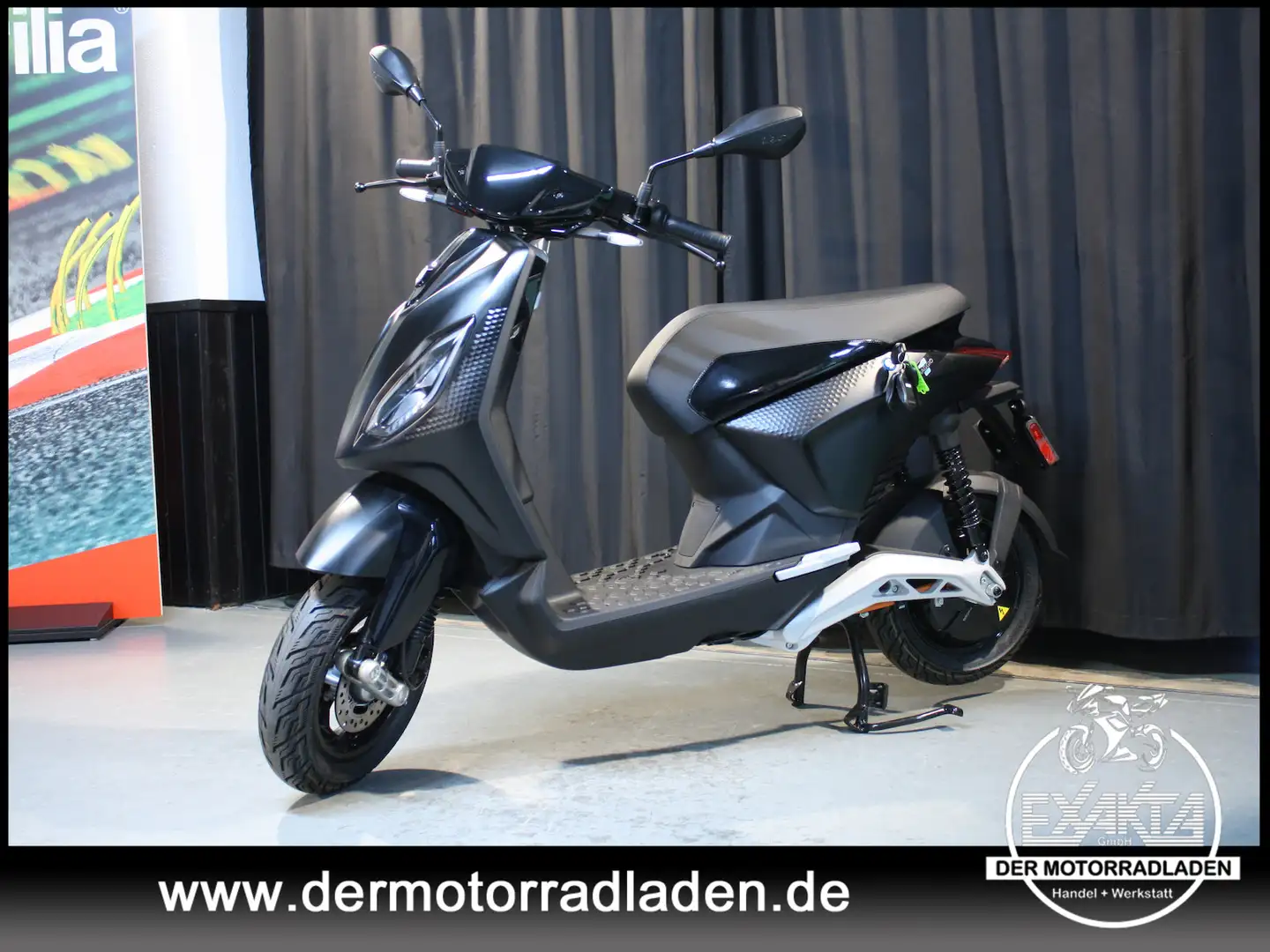 Piaggio Piaggio ONE 1 // Mod. 2024 // ACTIVE 60 KM/H Schwarz - 1