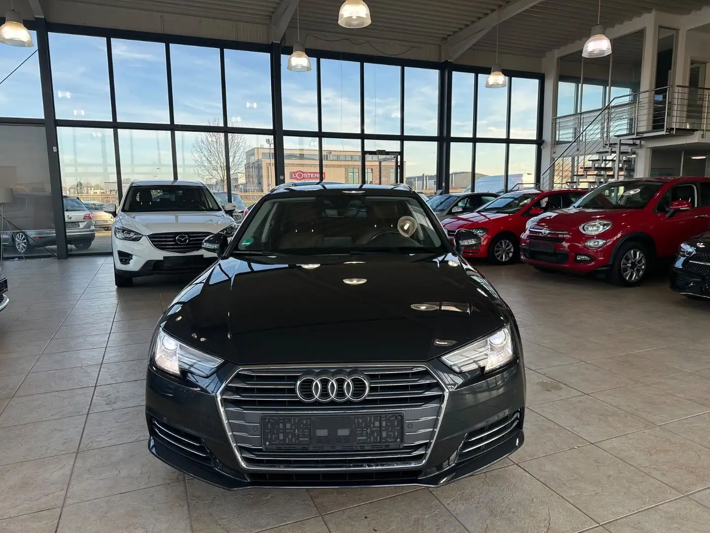 Audi A4 Avant sport Gris - 2