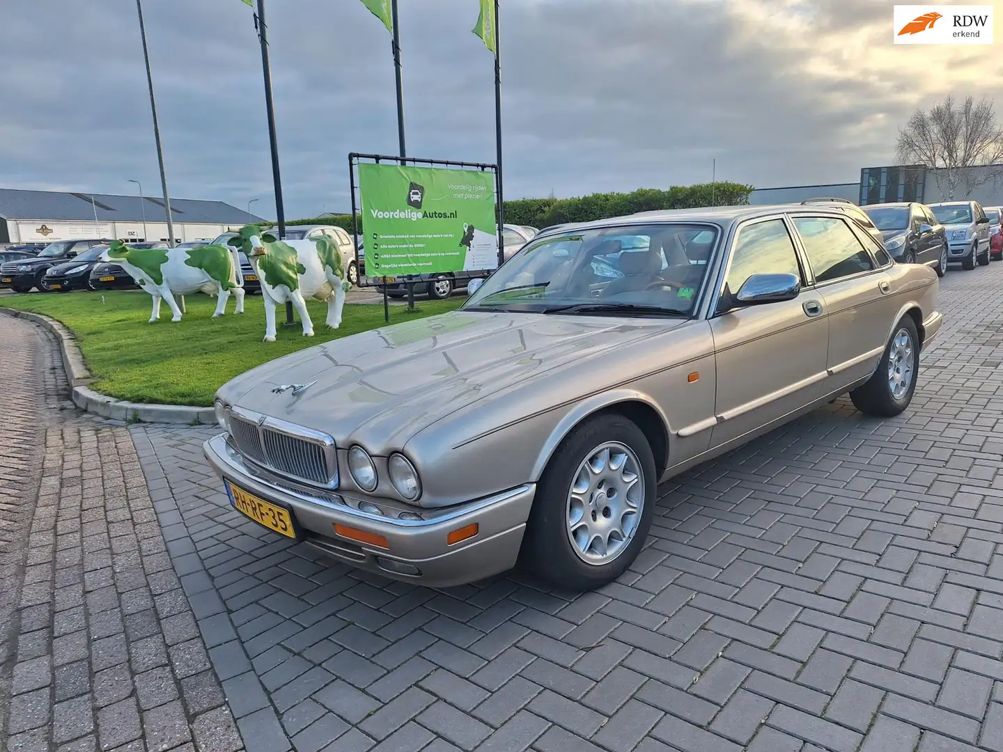 Jaguar Sovereign 4.0 / LPG G3 / APK december 2026 Grau - 1