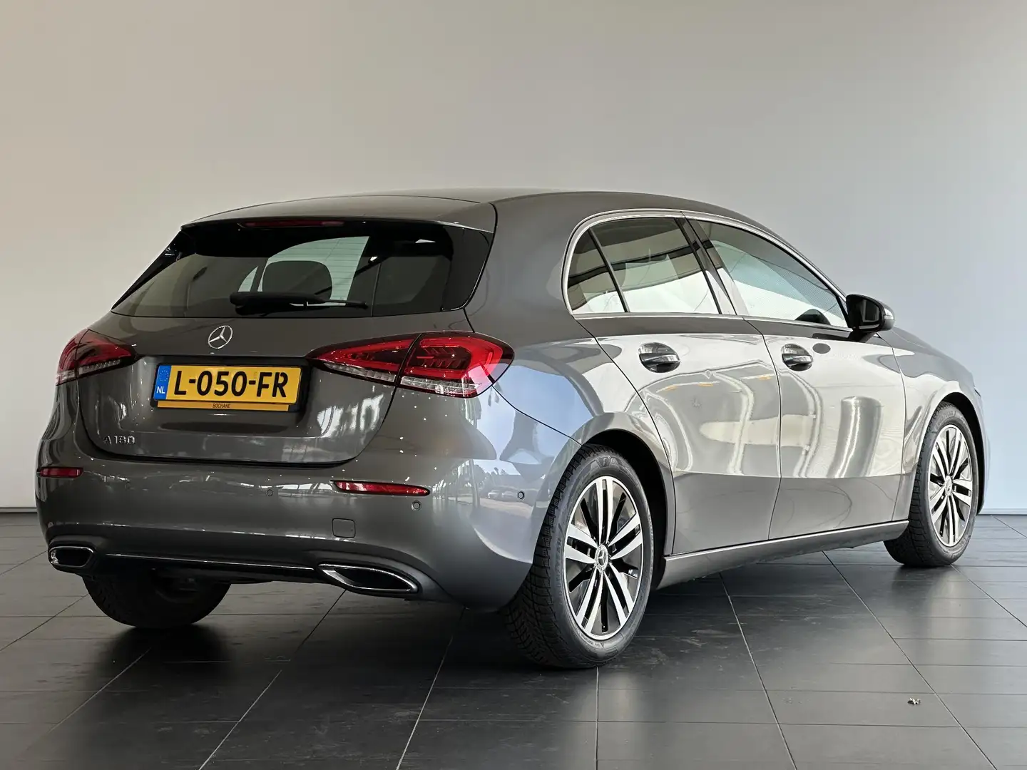 Mercedes-Benz A 180 Business Solution Luxury STOELVERWARMING | ACHTERU Gris - 2