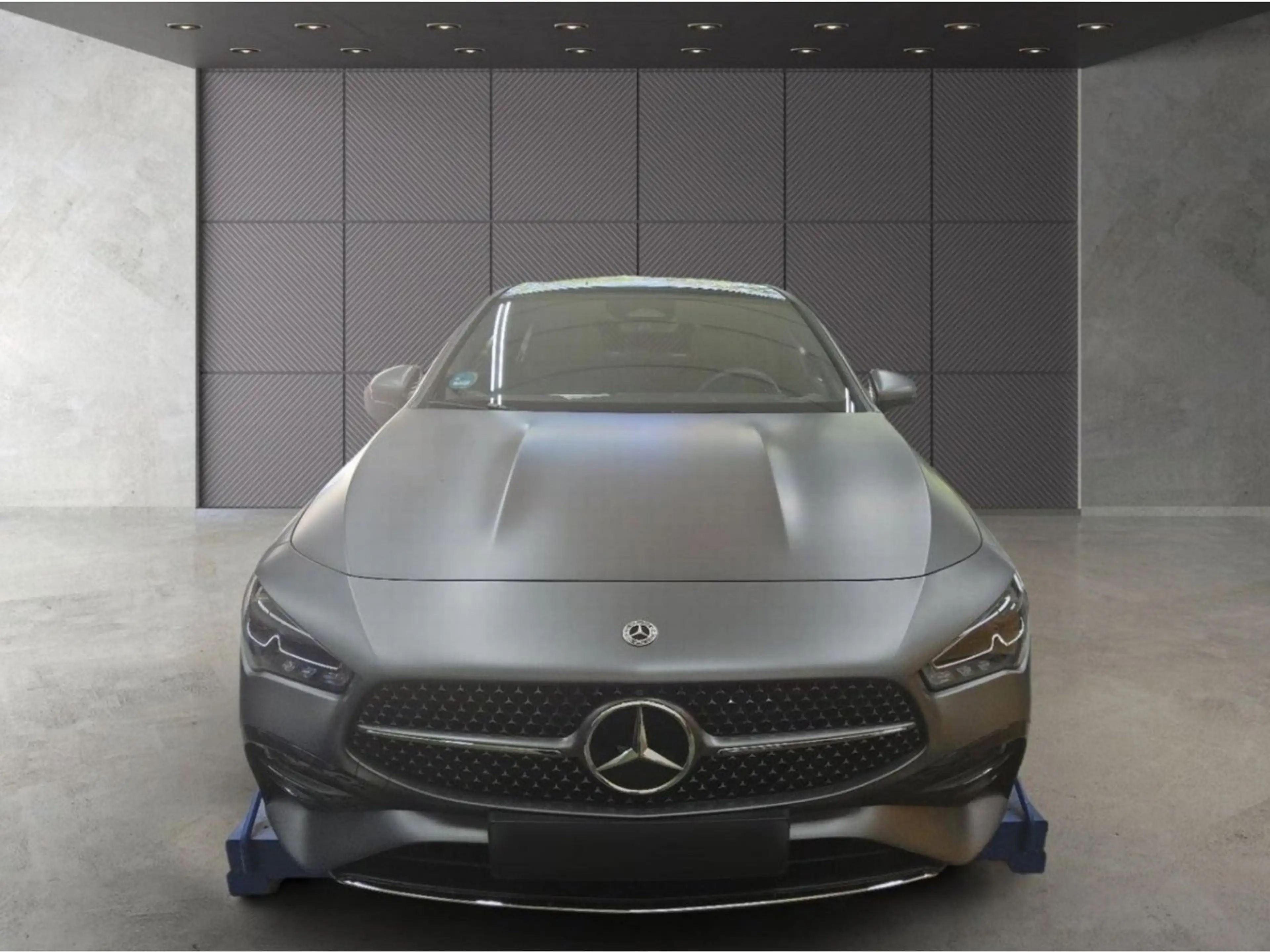 Mercedes-Benz CLA 200 d SB AMG Prem+ DISTRO Pano AHK Memo MAGNO — photo 4