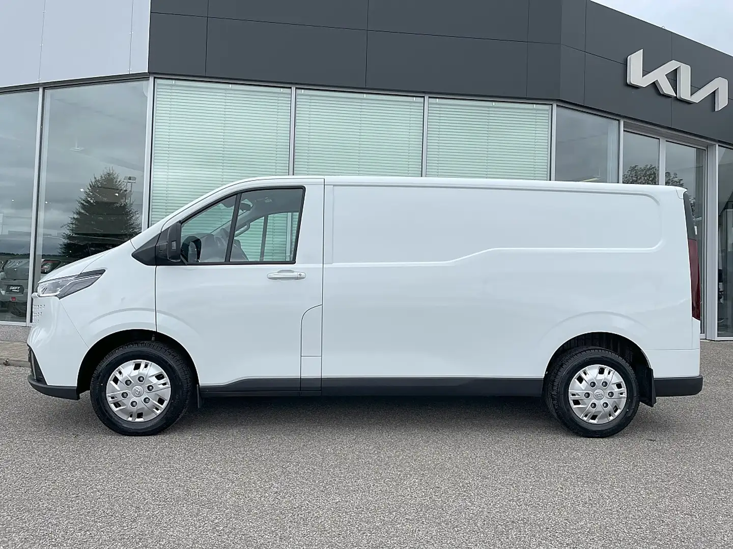 Maxus Deliver 7  L2H1 + Paket 3 Weiß - 2