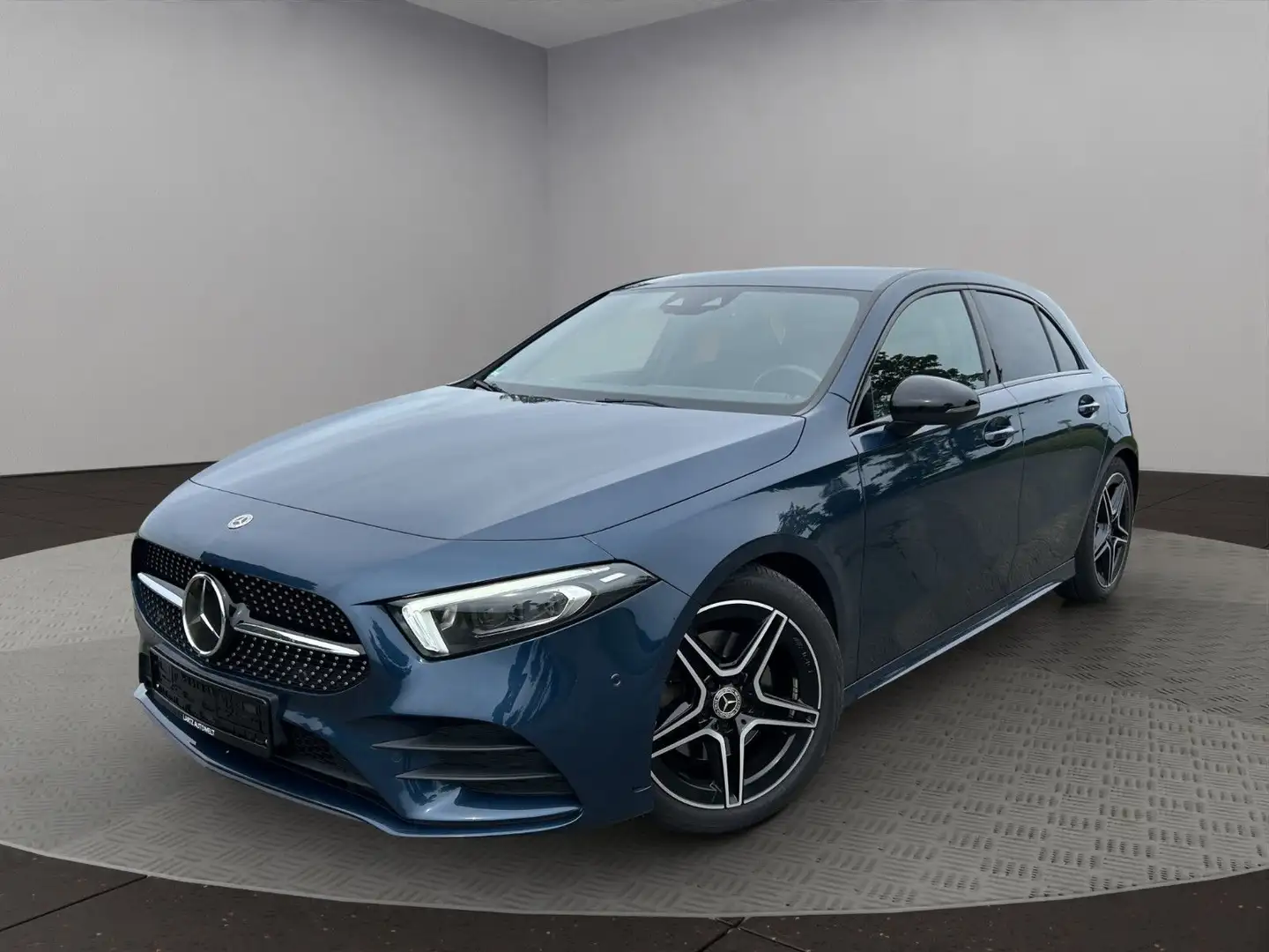 Mercedes-Benz A 220 A -Klasse AMG line, 2 Jahre MB Garantie Bleu - 1