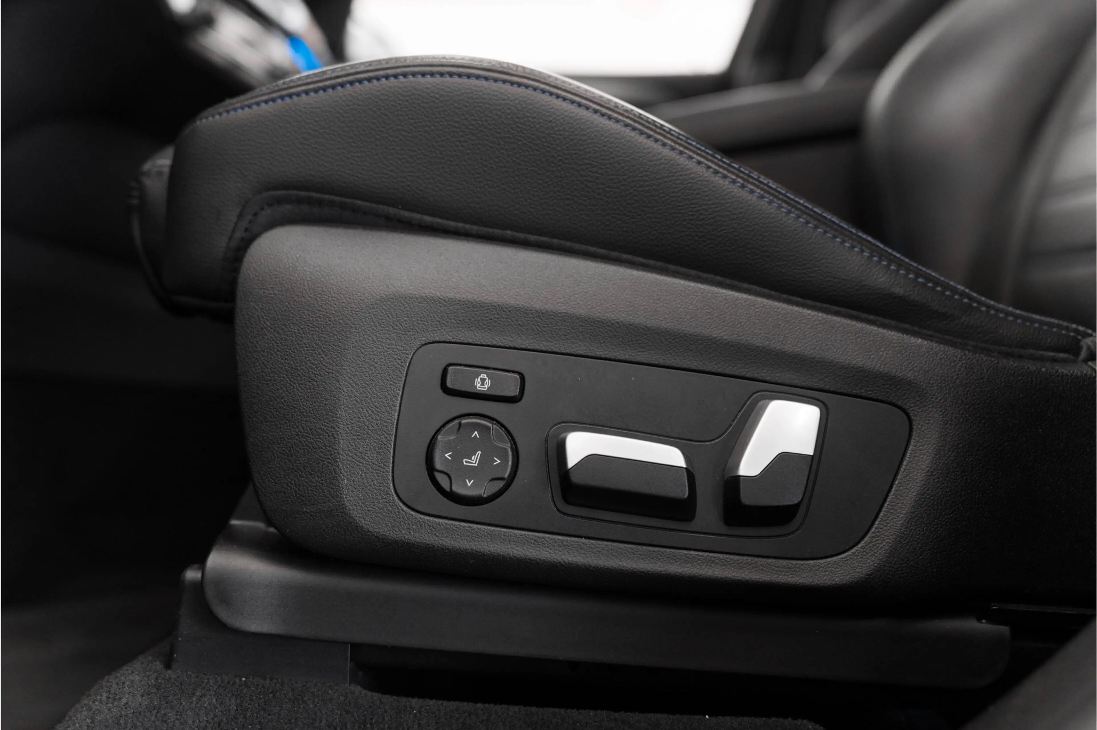 BMW X3 xDrive30e M Sport|Sportstoelen|Panorama|21” Indivi — photo 37