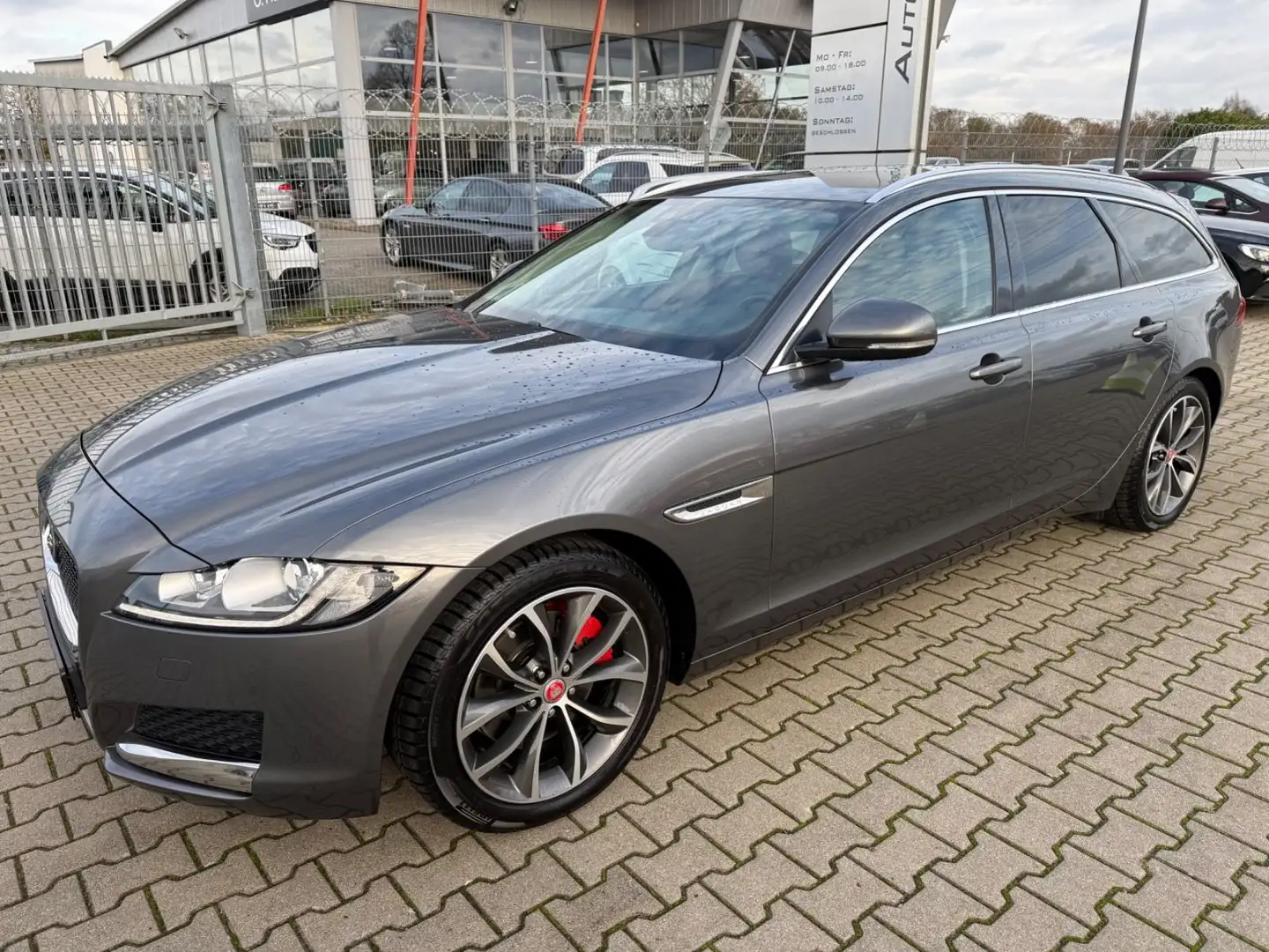 Jaguar XF Sportbrake Prestige AWD Grau - 1