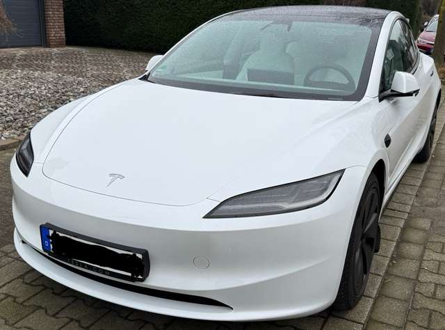 Imagine Tesla Model 3 Tesla Model 3 Long Range AWD – Winterräder