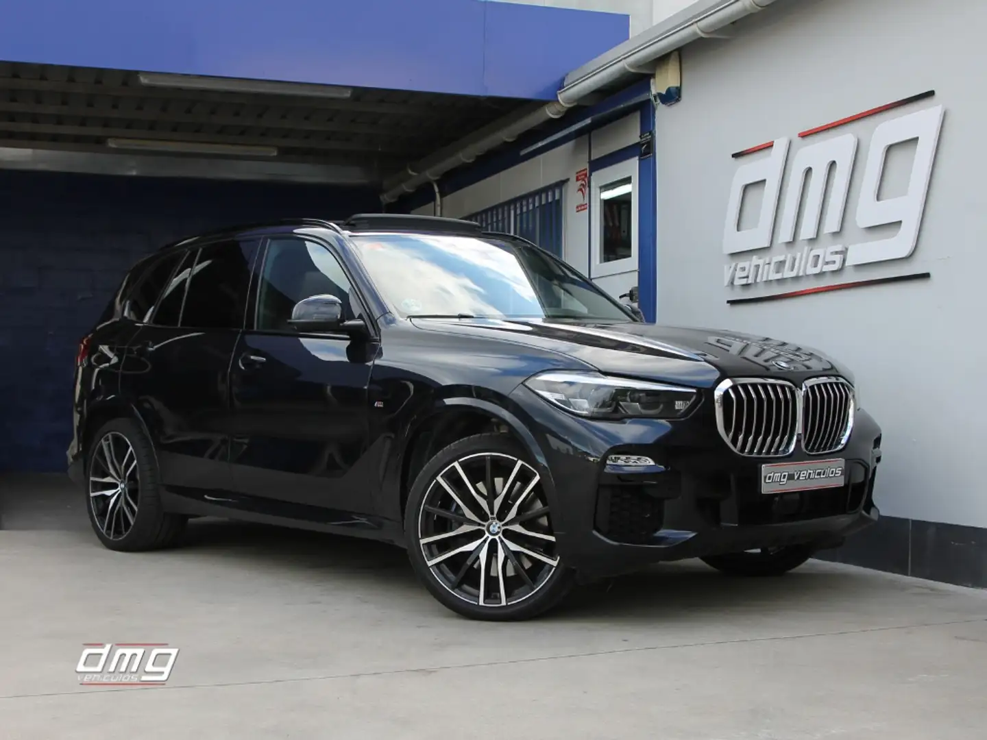 BMW X5 xDrive 30dA Schwarz - 1