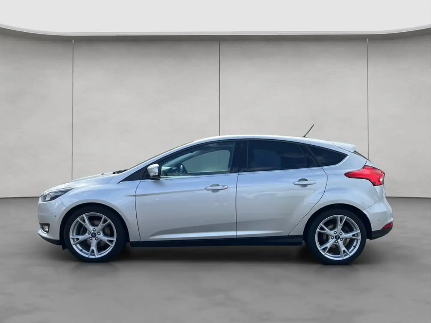 Ford Focus 1.5 EcoBoost Start-Stopp-System Titanium Argento - 2