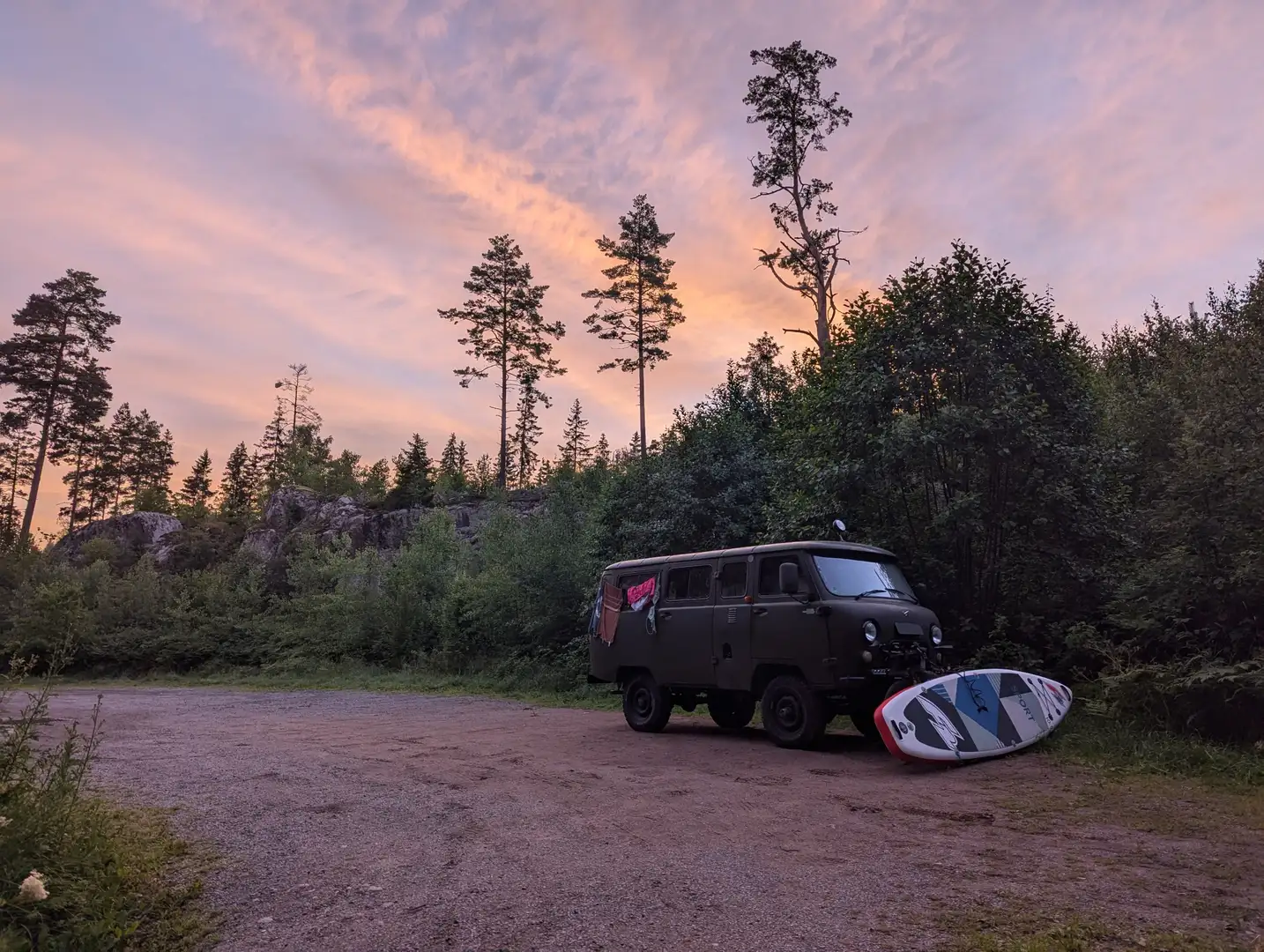 UAZ 2206 Camperausbau Grün - 1