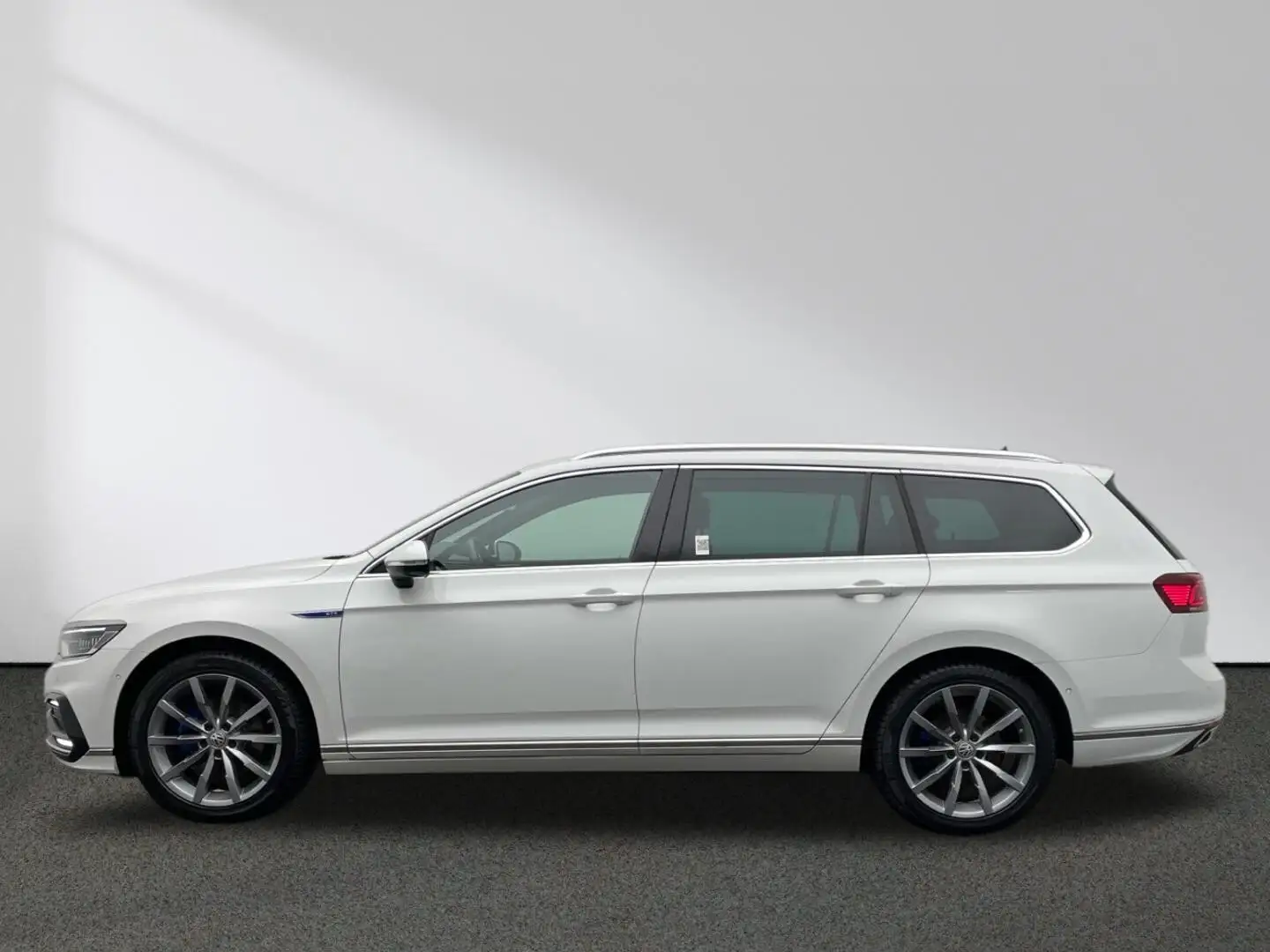 Volkswagen Passat Variant GTE 1.4 eHybrid Matrix Pano AHK Weiß - 2