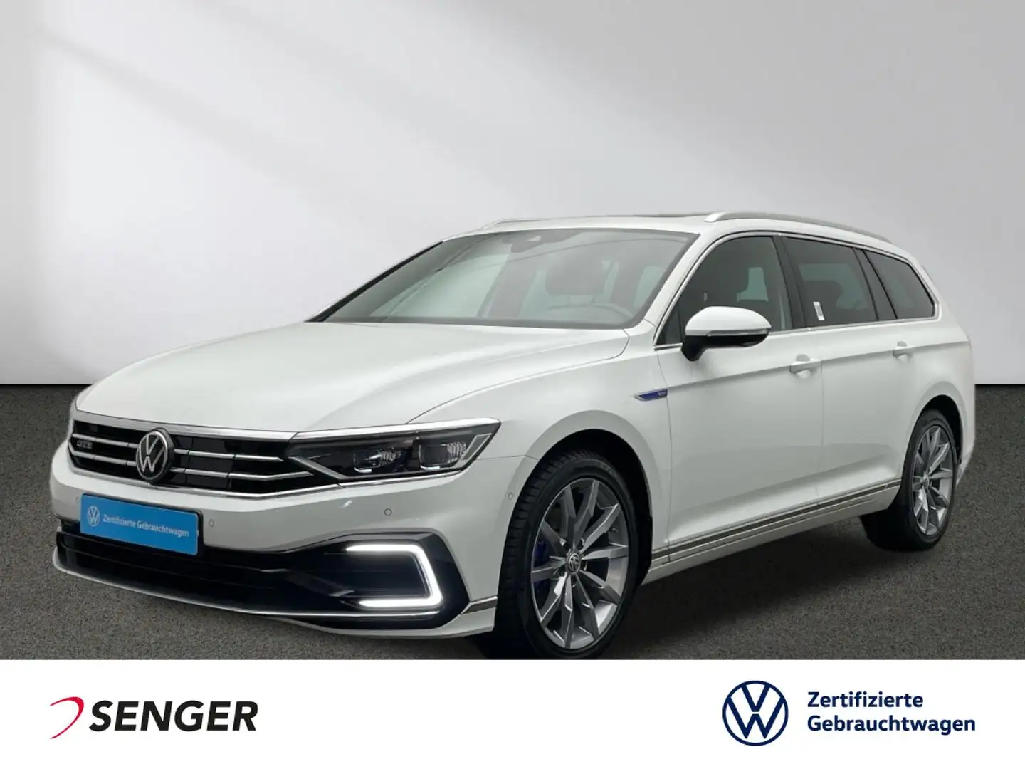 Volkswagen Passat Variant GTE 1.4 eHybrid Matrix Pano AHK Weiß - 1