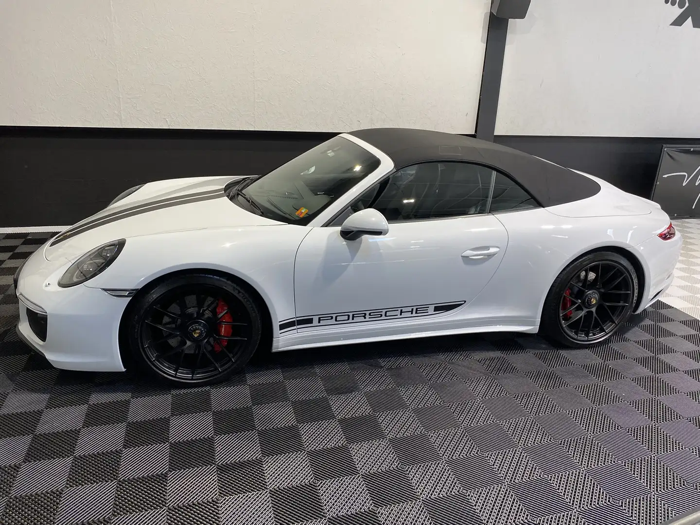 Porsche 911 Carrera 4 GTS Cabriolet 3.0 type 991.2 PDK Wit - 2