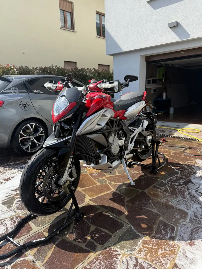 MV Agusta Stradale 800 - 1