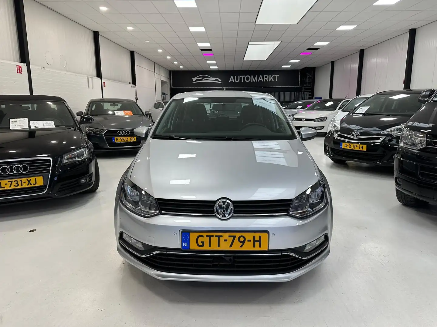 Volkswagen Polo 1.2 TSI Comfortline Connected Series Automaat APK Grijs - 1