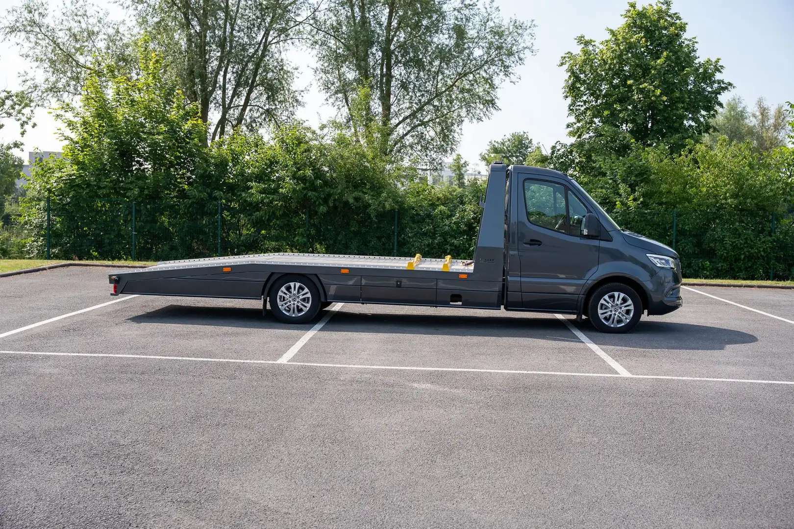 Mercedes-Benz Sprinter V6 Takelwagen / Autotransporteur / CAM / NAVI / A Grijs - 2
