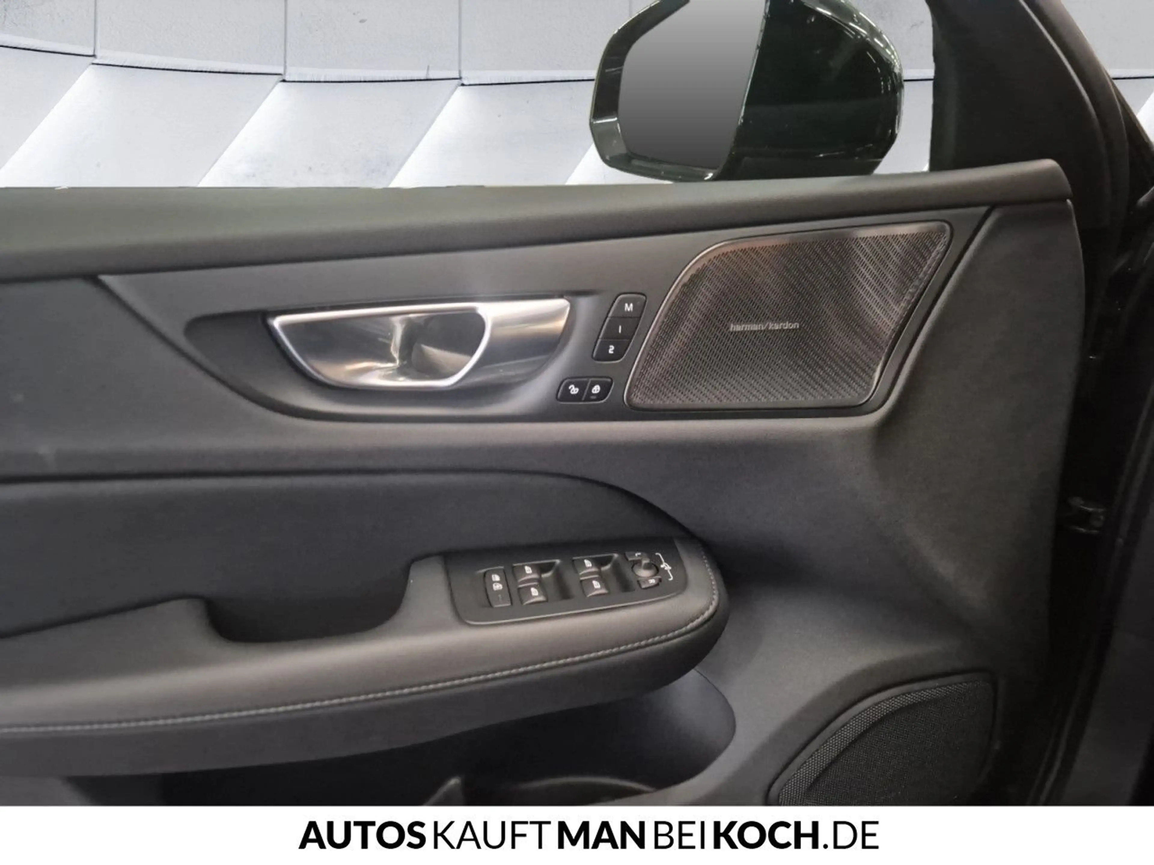 Volvo V60 B4 Plus Dark ACC BLIS HUD PANO 360° H/K — photo 14