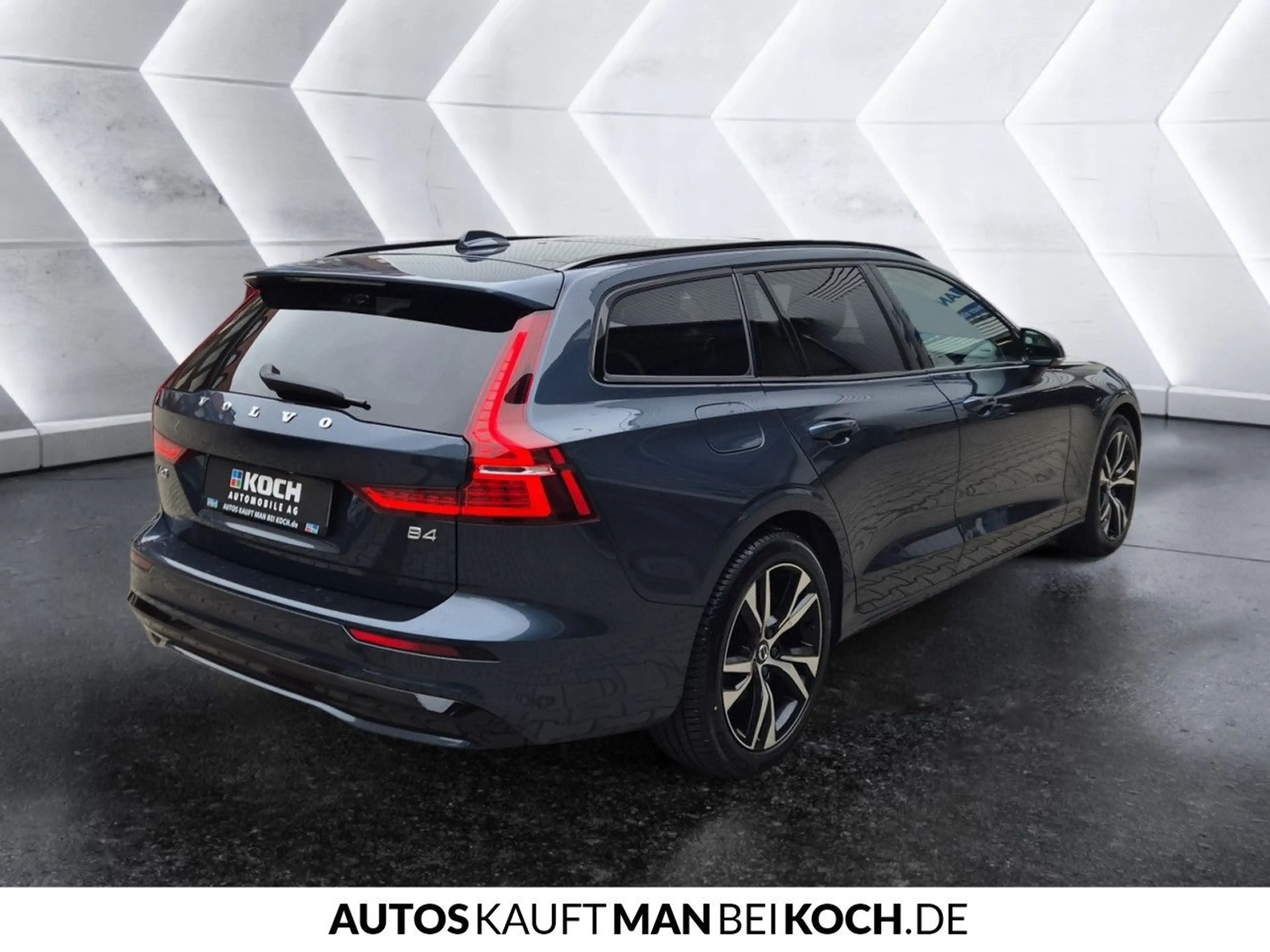 Volvo V60 B4 Plus Dark ACC BLIS HUD PANO 360° H/K — photo 5