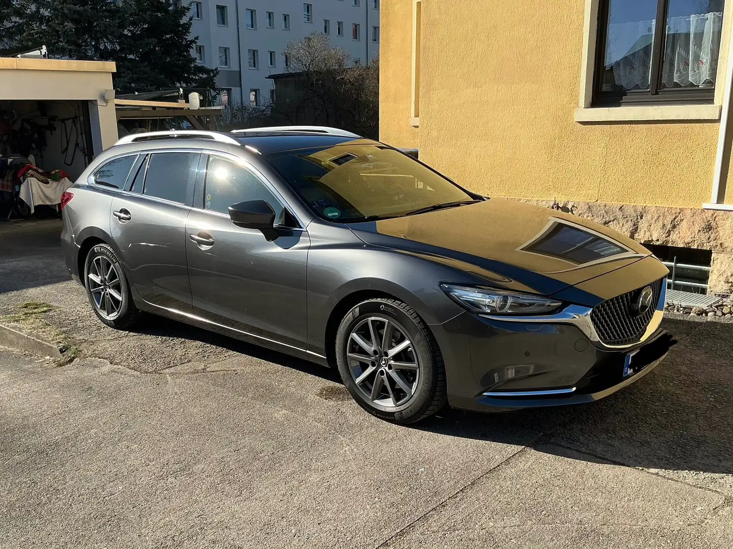 Mazda 6 6 Kombi SKYACTIV-D 184 i-ELOOP Sports-Line Grau - 1