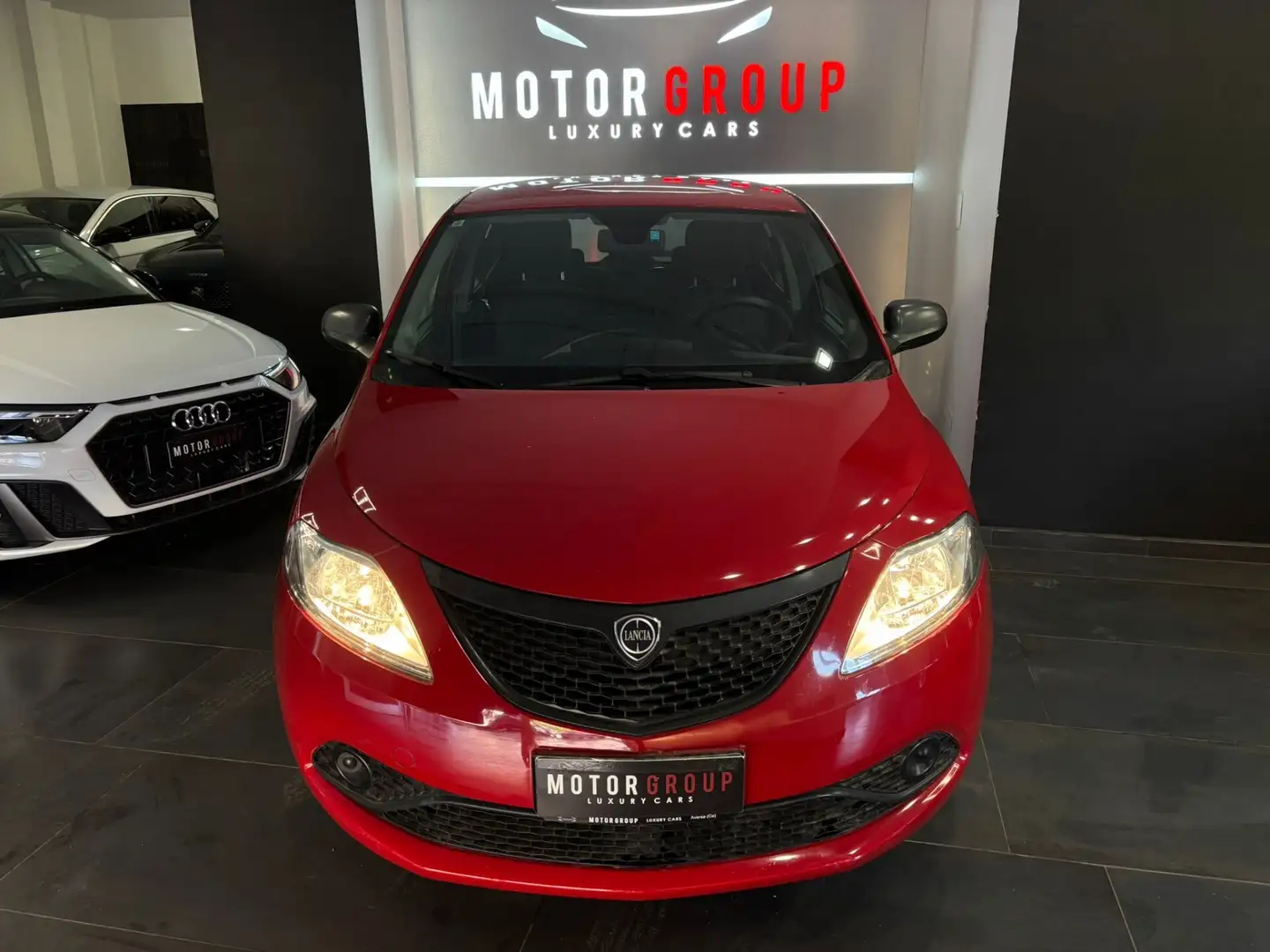 Lancia Ypsilon 1.2 69 CV 5 porte GPL Ecochic Gold Rouge - 2