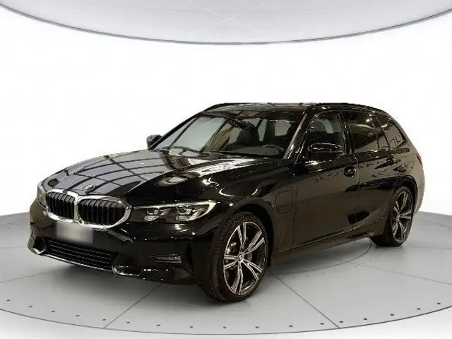 BMW 330 Serie 3 330e Touring xdrive Sport auto