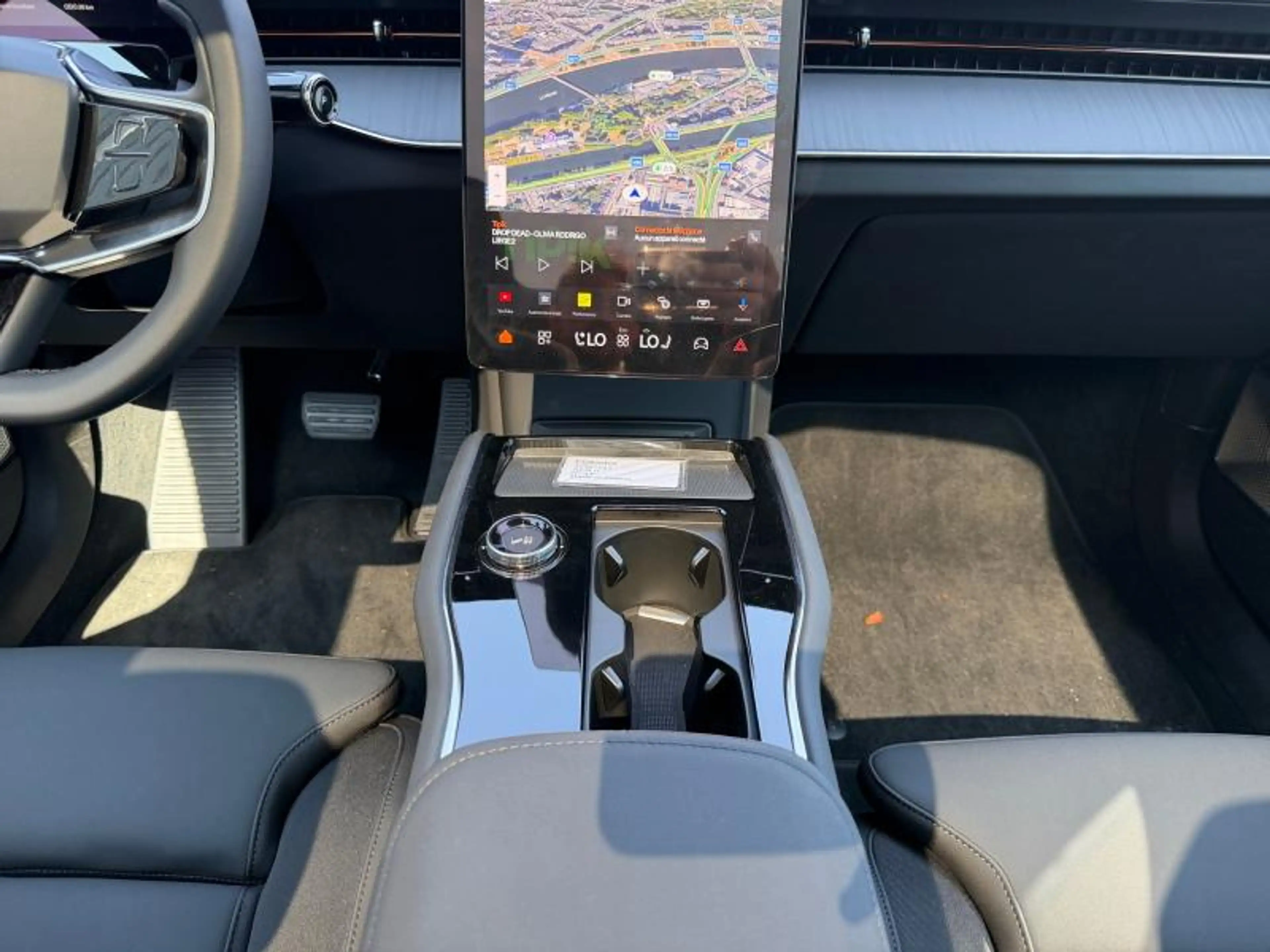Polestar 3 Dual performance | Pilot | Plus — photo 9