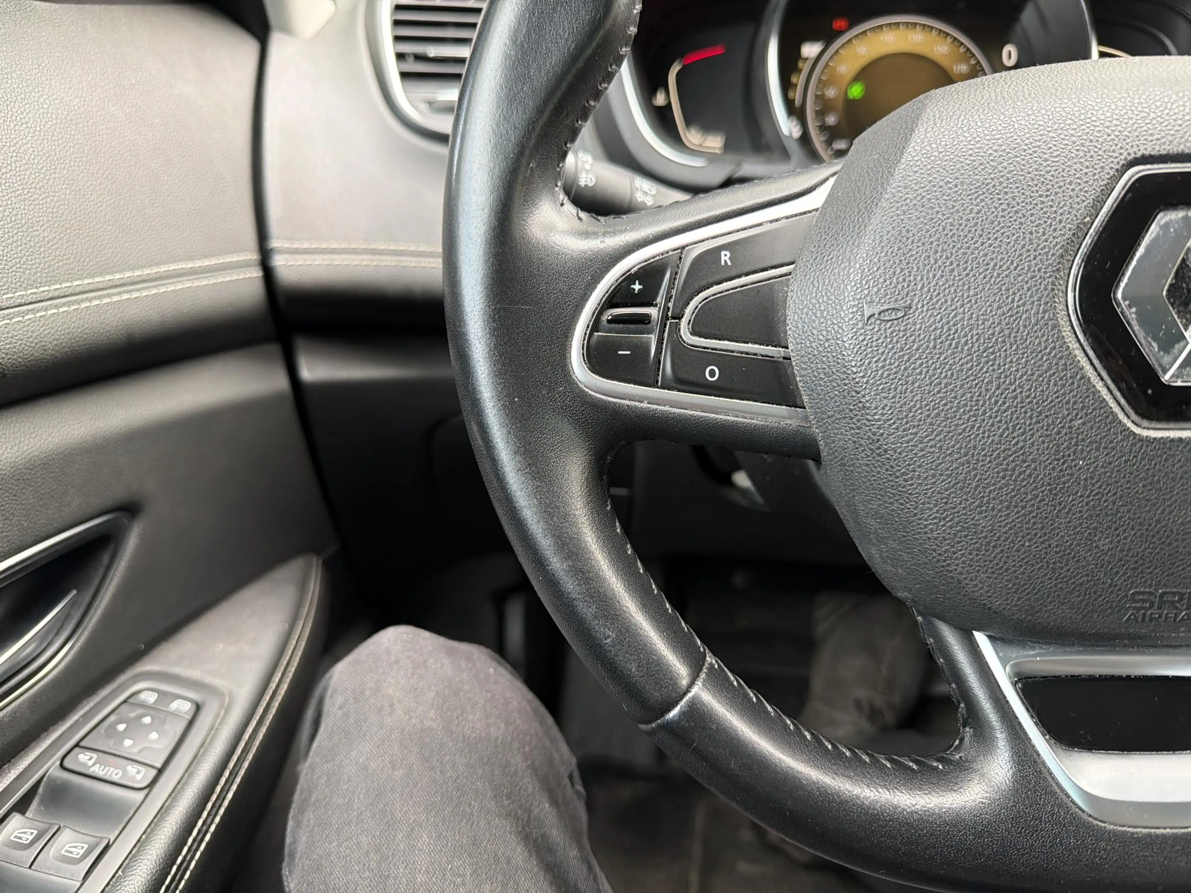 Renault Scenic 1.5 dCi Intens | Cruise | Climate | Navi | Trekhaa — photo 10