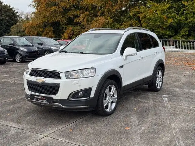 Chevrolet Captiva 2.2 D LTZ 4WD 1 Hand Anzahl Sitzplätze 7