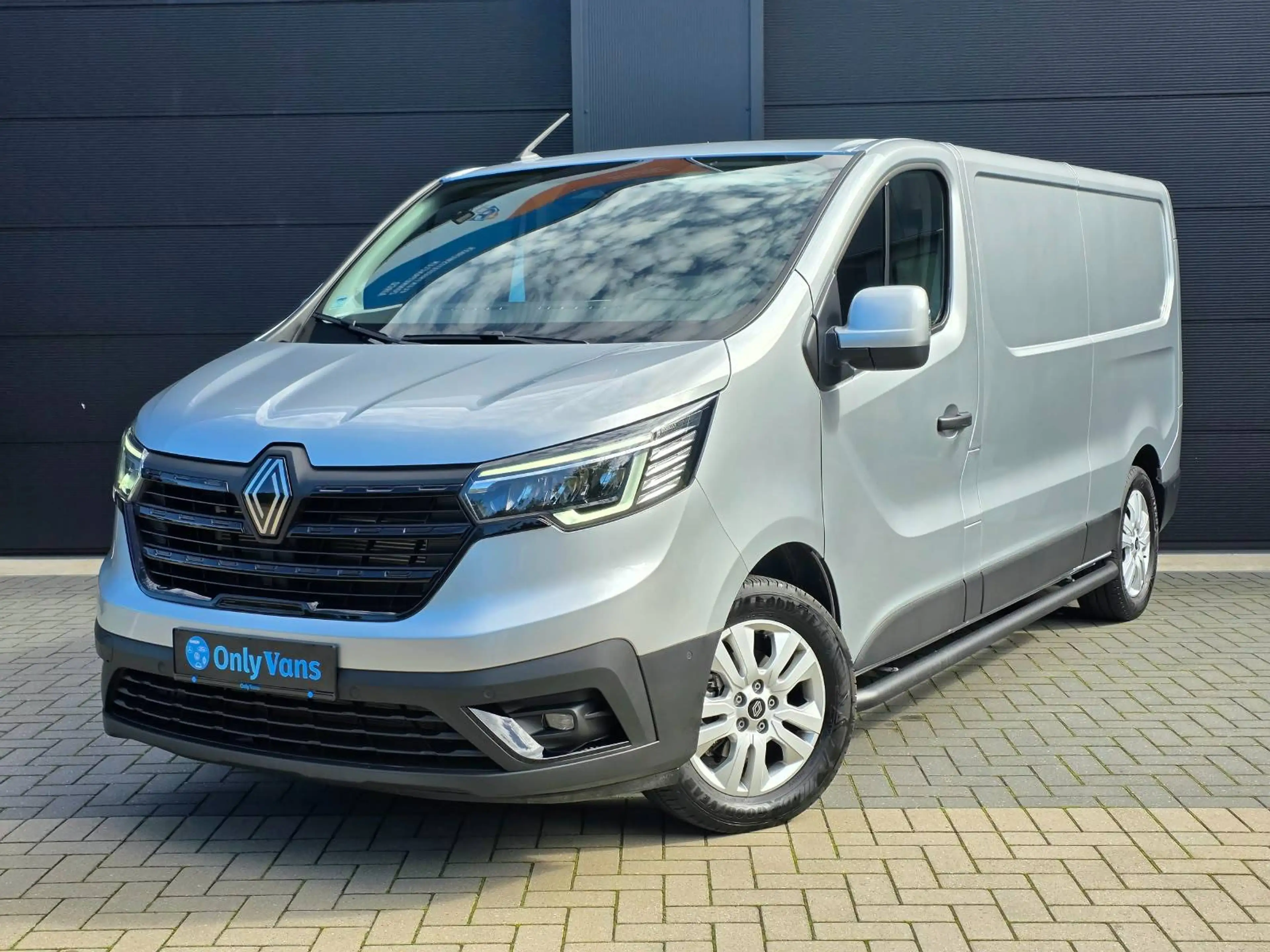 Renault Trafic 2.0 Blue dCi 30 L2 / Pro Edition / Camera / Automaat / 150 Pk / Led koplampen / Btw aftrekbaar