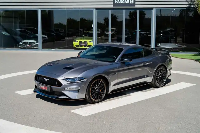 Ford Mustang view 3