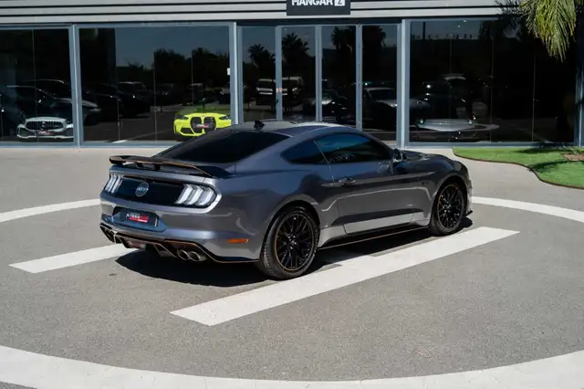 Ford Mustang view 6