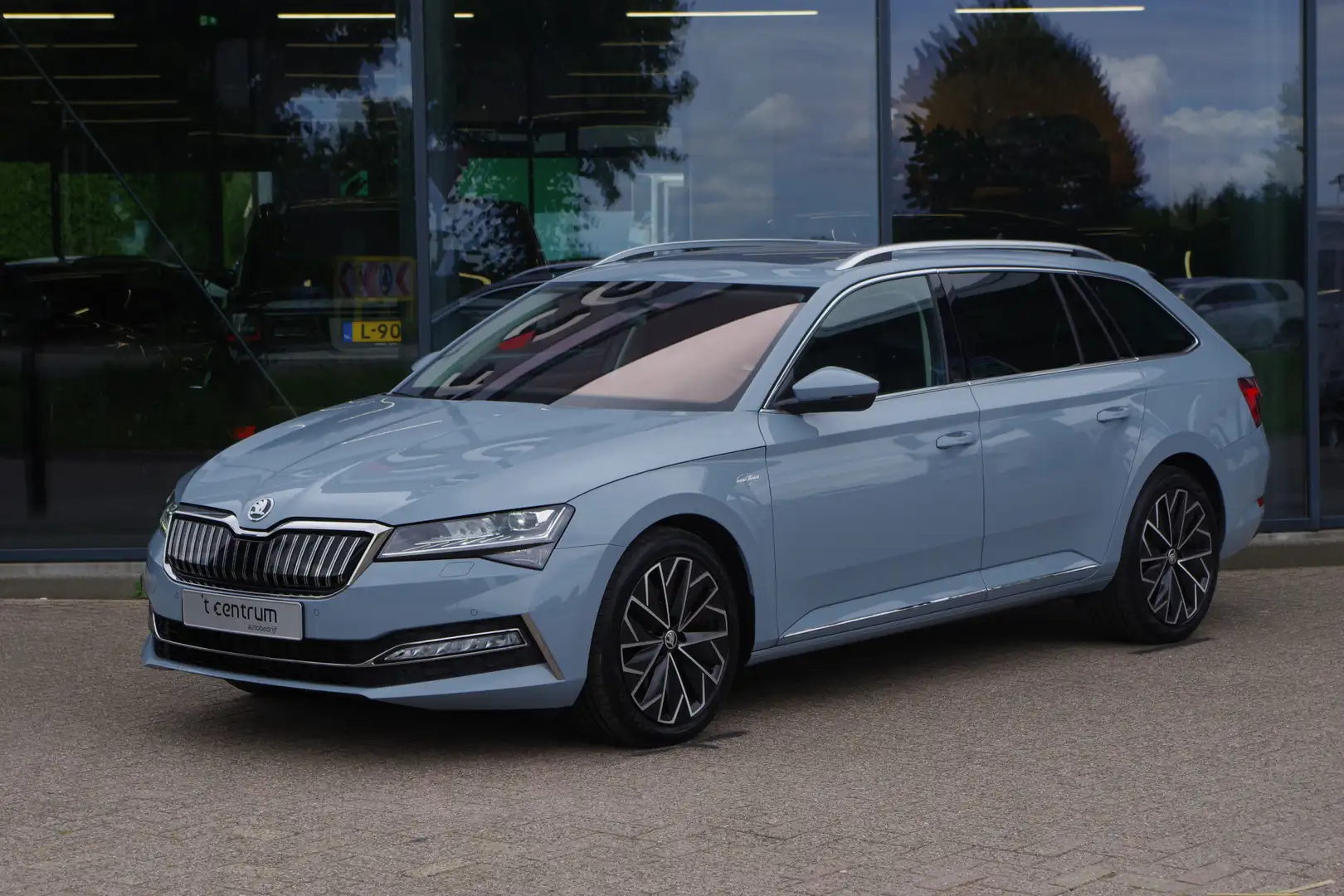 Skoda Superb Combi 1.4 TSI iV Laurin & Klement 218 PK PHEV, Led Grijs - 1
