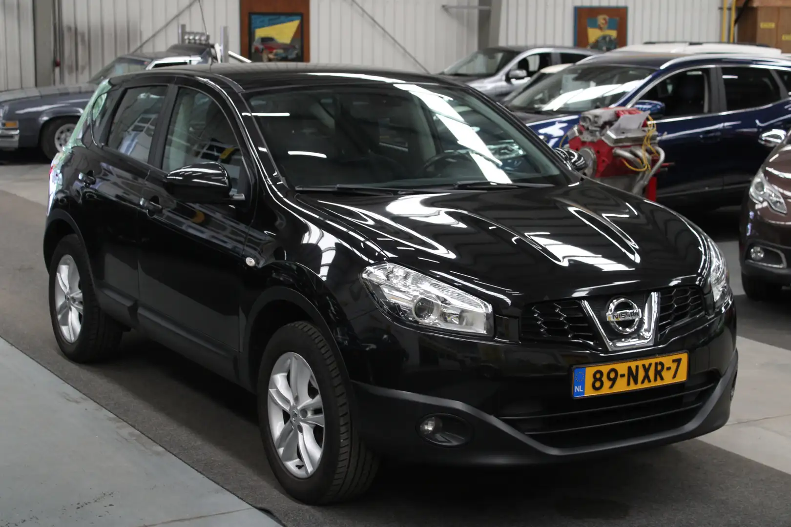 Nissan Qashqai 1.6 Acenta Volledig onderhouden, NAP, Airco, Trekh Zwart - 2