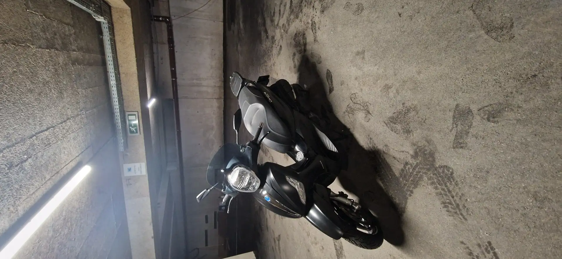 Piaggio Beverly 350 Sport Touring, Police Edition Negru - 1