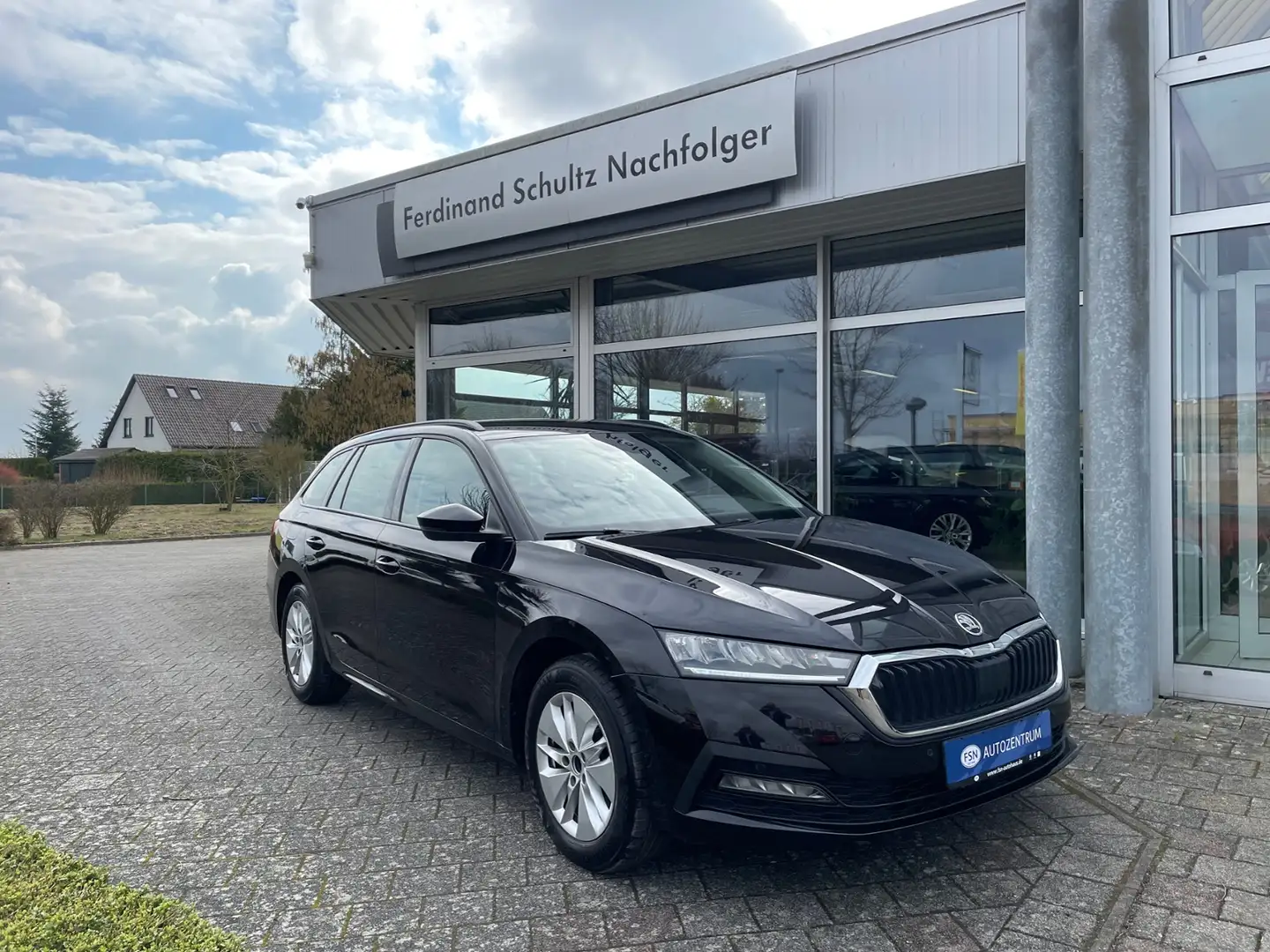 Skoda Octavia Combi 2.0 TDI Ambition DSG LED NAVI ACC KESSY Schwarz - 2