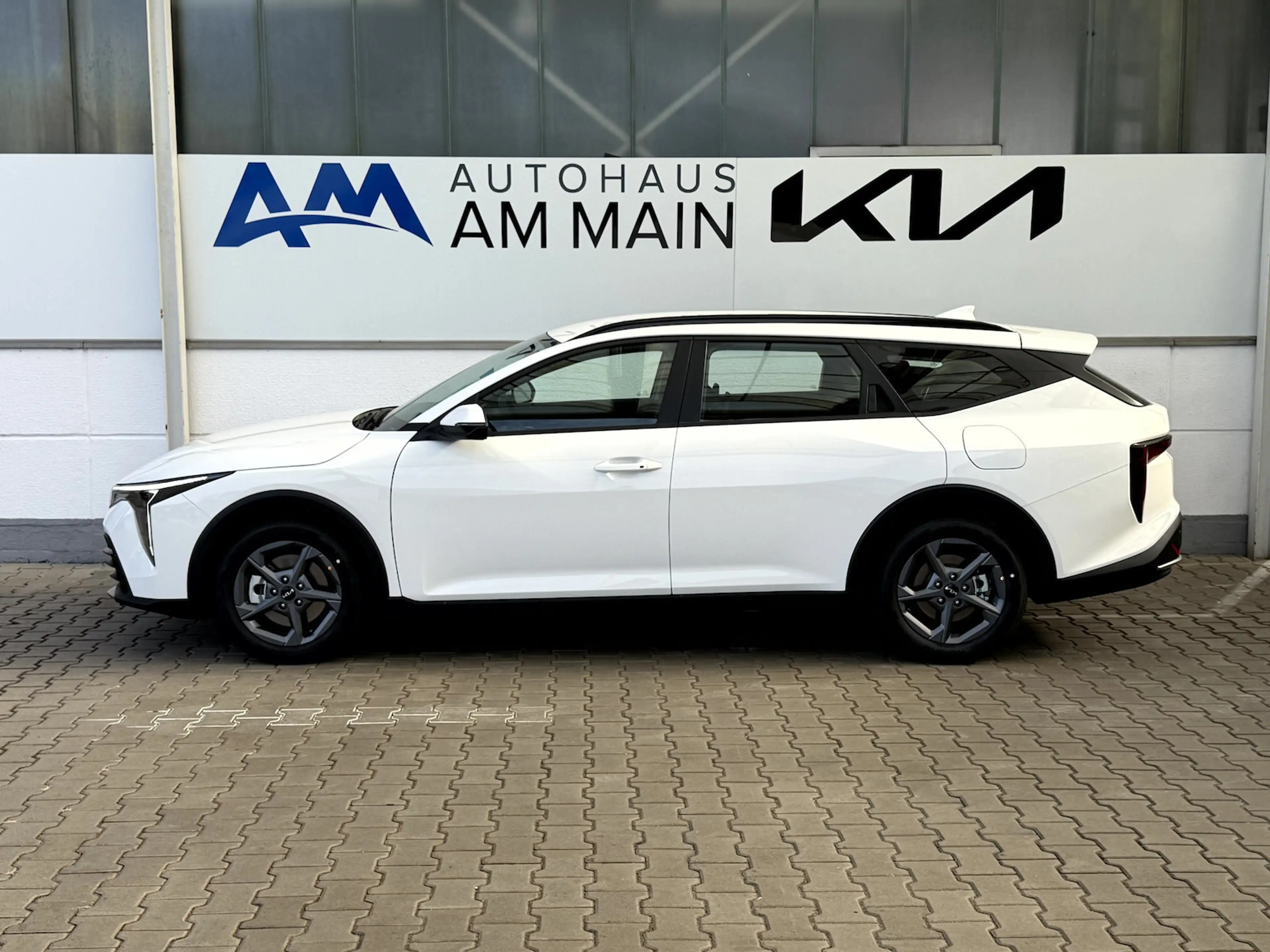 Kia K4 SW 1.6 T 150 DCT VISION — photo 3