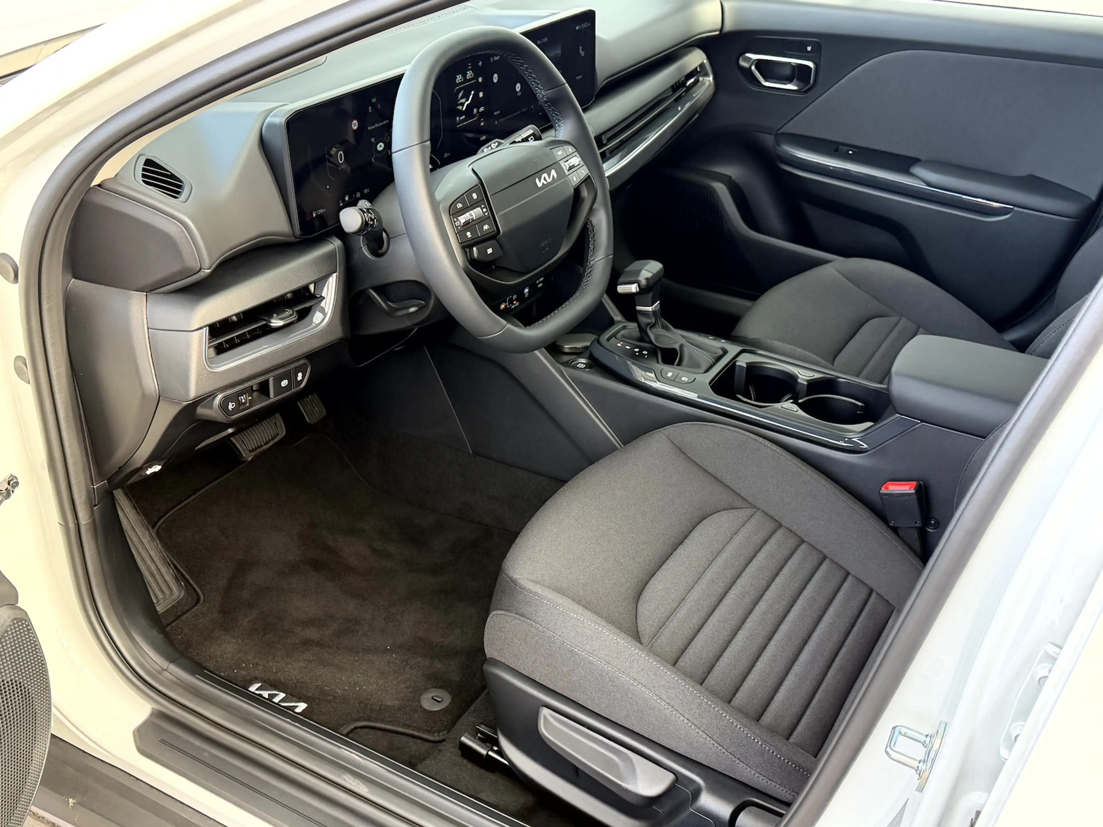 Kia K4 SW 1.6 T 150 DCT VISION — photo 8
