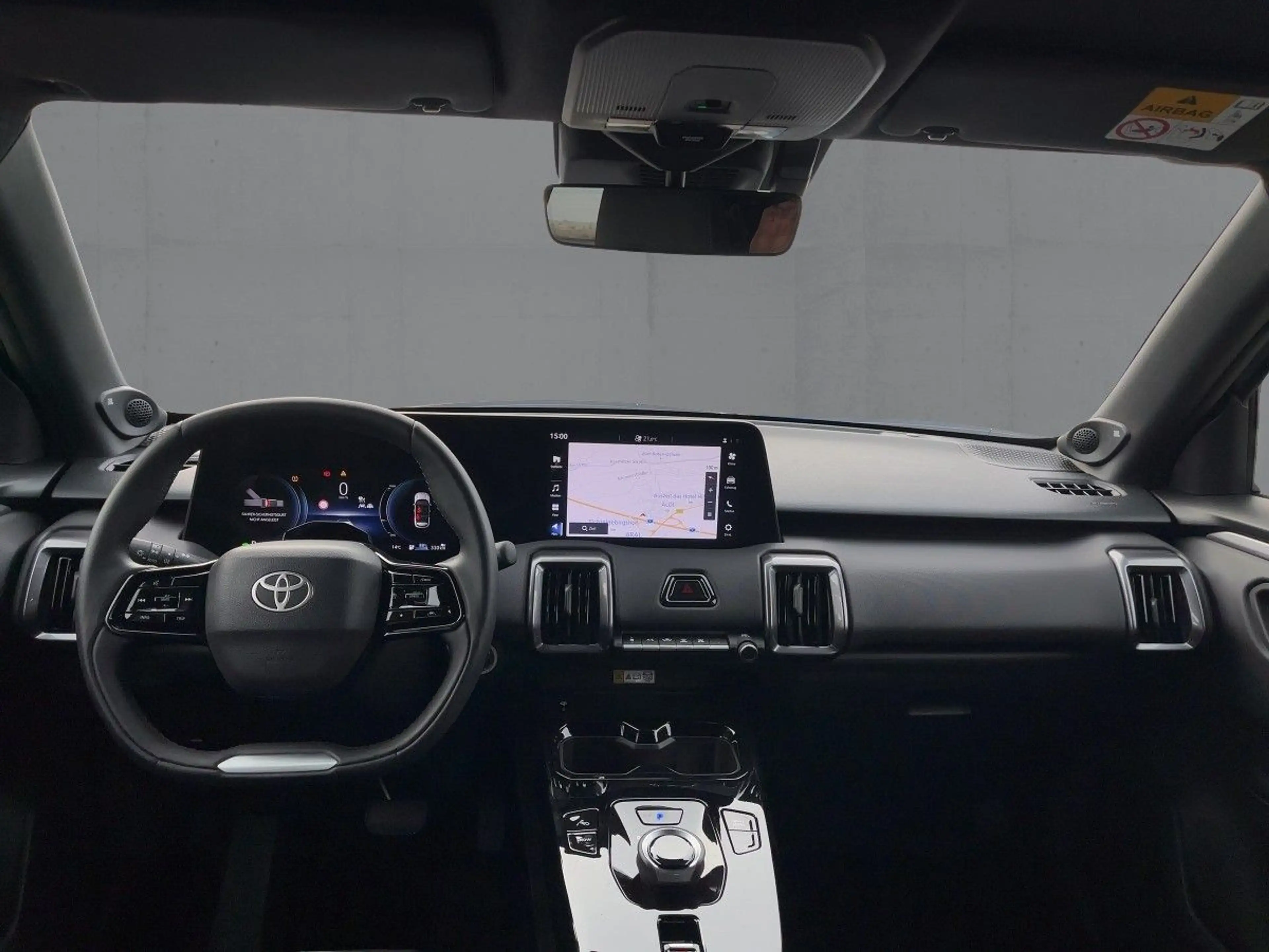 Toyota Urban Cruiser 128 kWh Lounge — photo 9